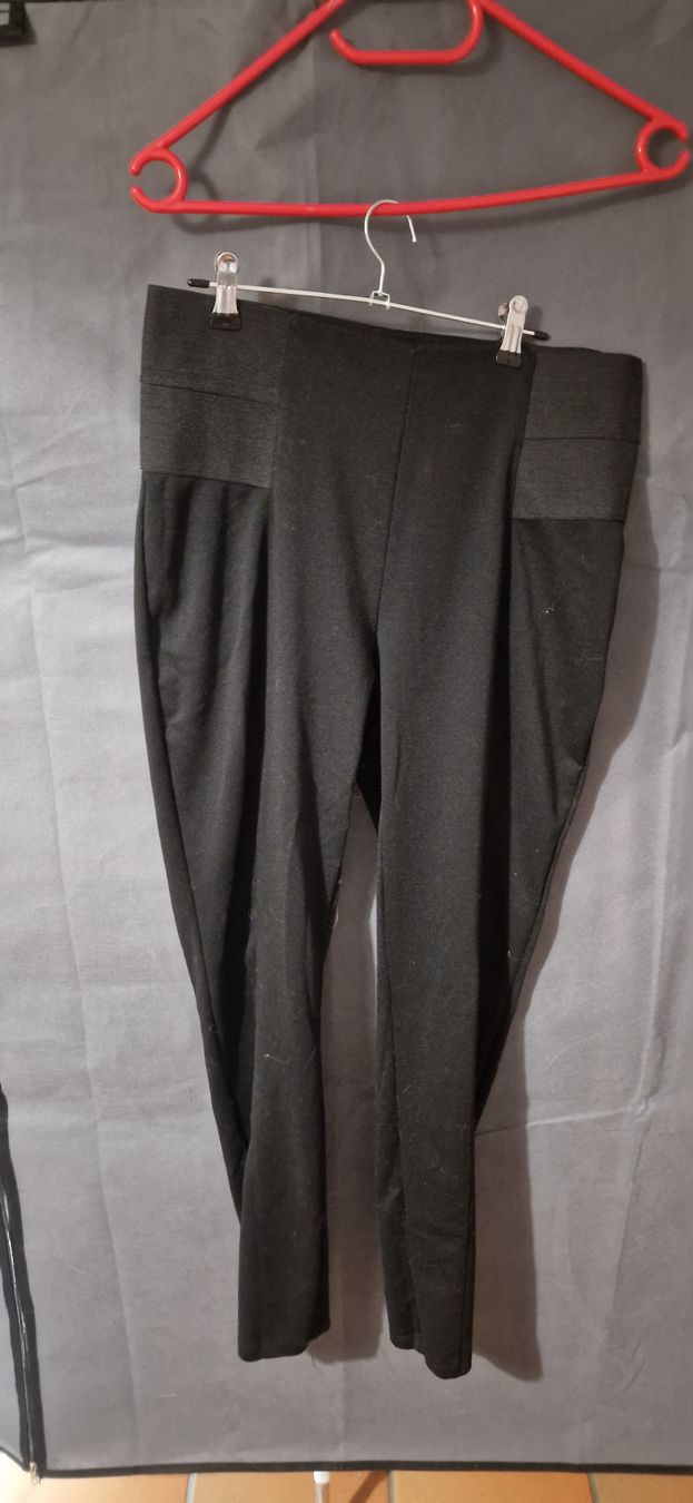 Pantaloni: 2 Pantalons noir élégant taille 46 – Usato da Reconvilier venduto da mulan22 1