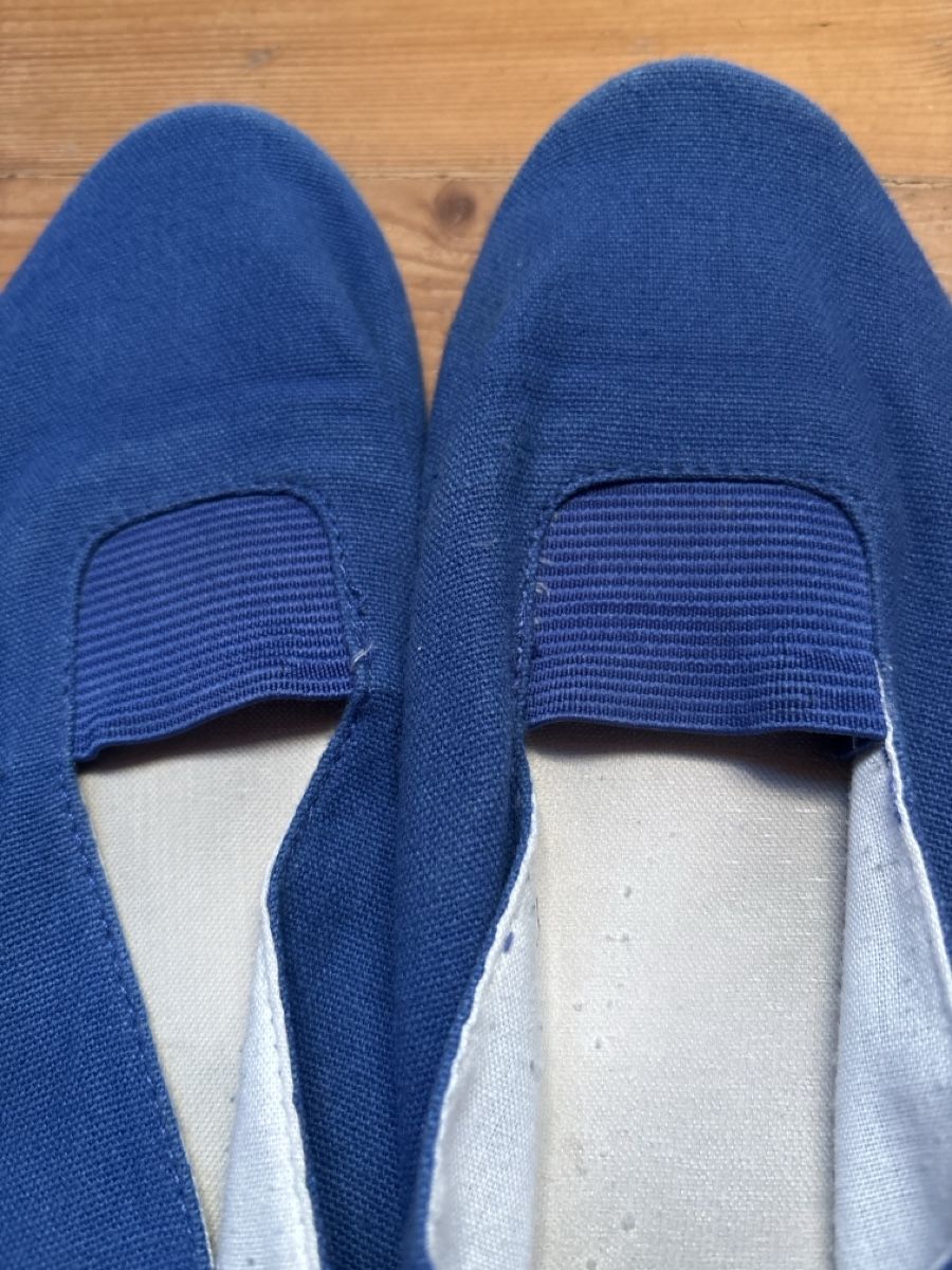 Herrenschuhe: Gymnastikschuh/Turnschläppchen blau Grösse 33, – Gebraucht aus Regensdorf von Piritatti 3