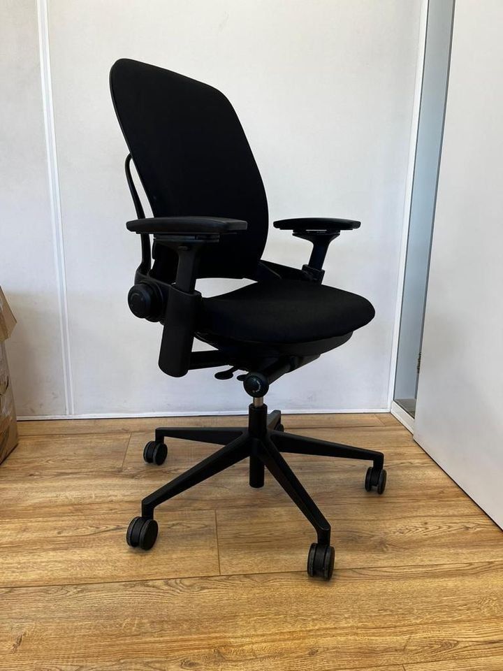 Steelcase Chaises: Refurbished Steelcase Leap V2 Full Option – D'occasion à Purmerend par Offeco 4