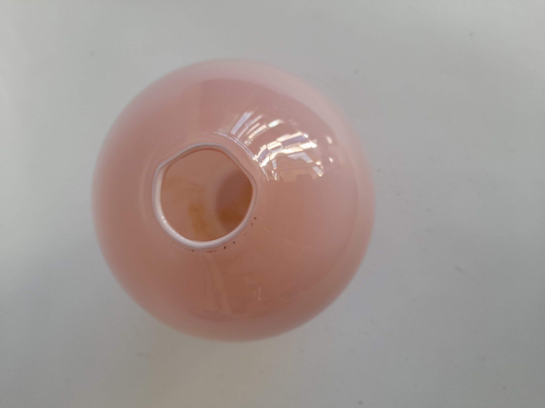 Vasi & Recipienti: Vase Glas rosa runde Form – Usato da Liebefeld venduto da Restwert_Liebefeld 1