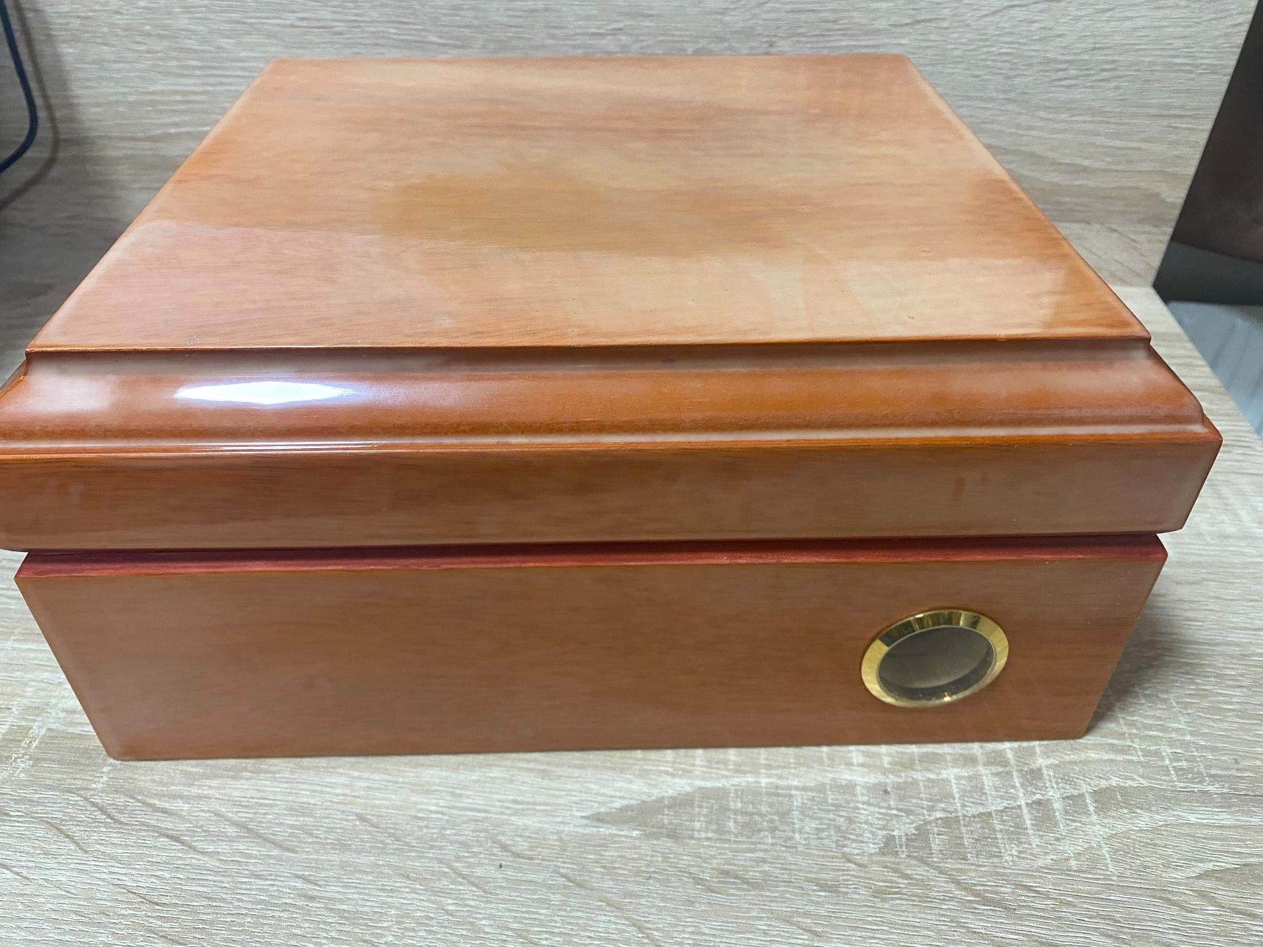 Humidificateurs: Humidor Mexico, Defekt – Défectueux à Bösingen par Trigusik