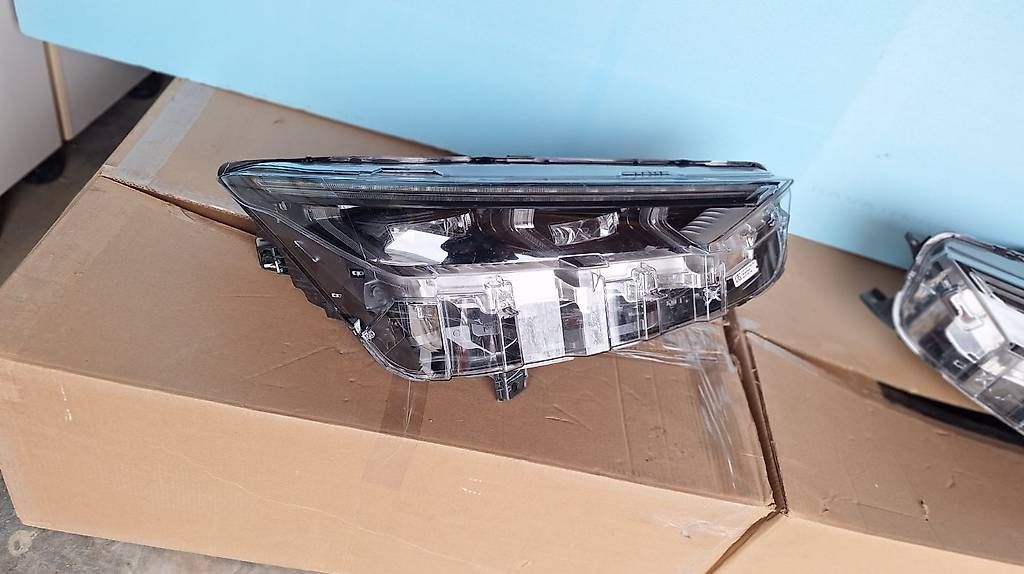 Fari: Scheinwerfer Ford Mustang Mach E – Usato da Niederhasli venduto da madmax23 4