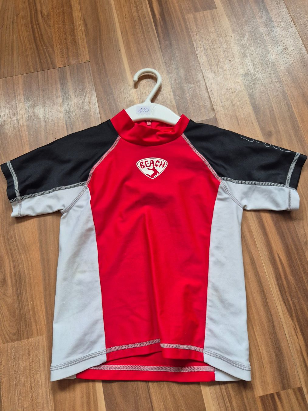 Hemden, T-Shirts & Polos: UV Badeshirt gr 110 B – Gebraucht aus Schwarzenburg von Flamingo07