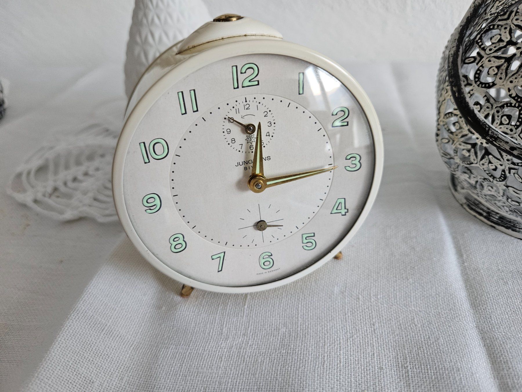 Junghans Wecker: Junghans Wecker Retro Design guter Zustand – Gebraucht aus Untervaz von FullFlap777 1
