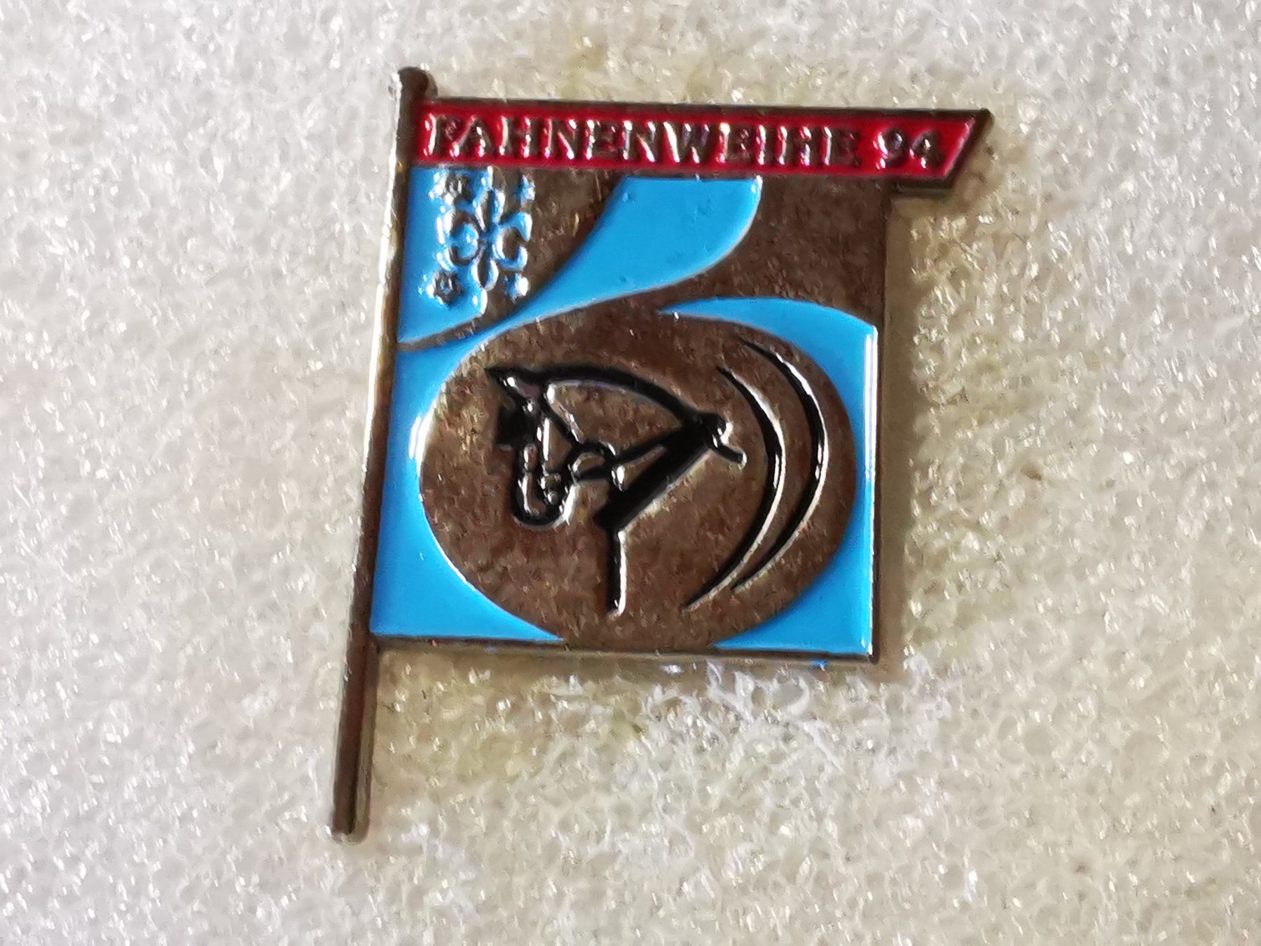 Placchette & Badge: Ansteckpin 97: Fahnenweihe 94 – Usato da Oppligen venduto da Pin-Fall-Shop