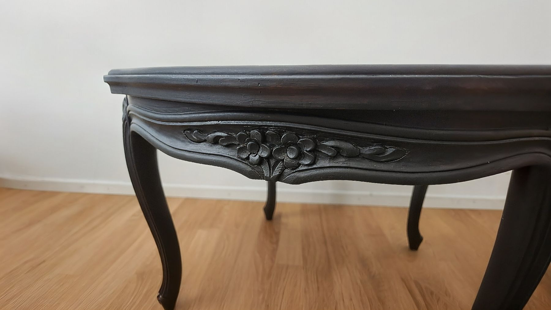 Tavoli: Table basse style Louis XV sculpté noir – Usato da Fribourg venduto da cov_5s7x 3