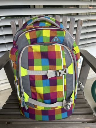 Satch Schulrucksack bunt kariert Grösse verstellbar