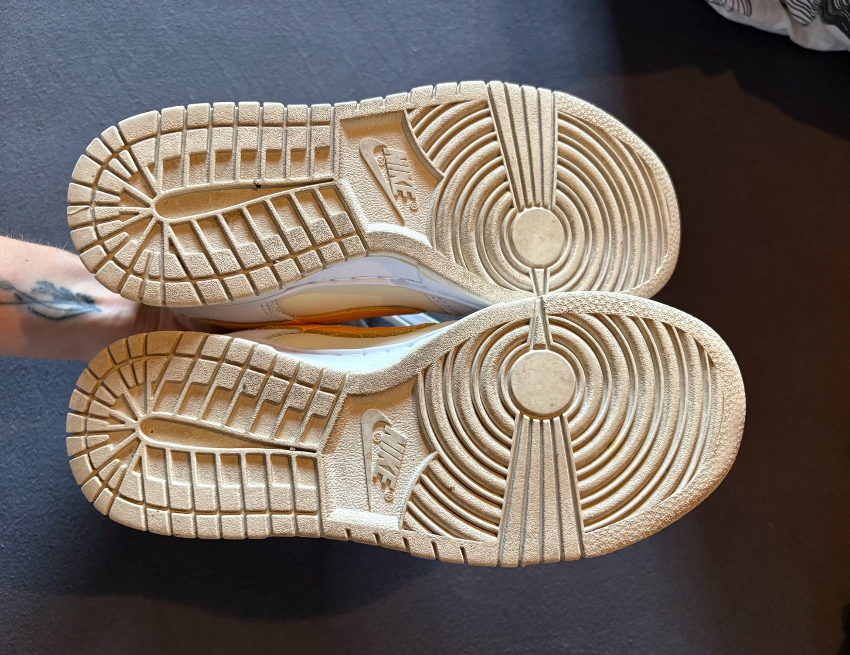 Nike Chaussures femmes: Baskets Nike Dunk Low multicolores – D'occasion à Athenaz (Avusy) par j.bussinger 2