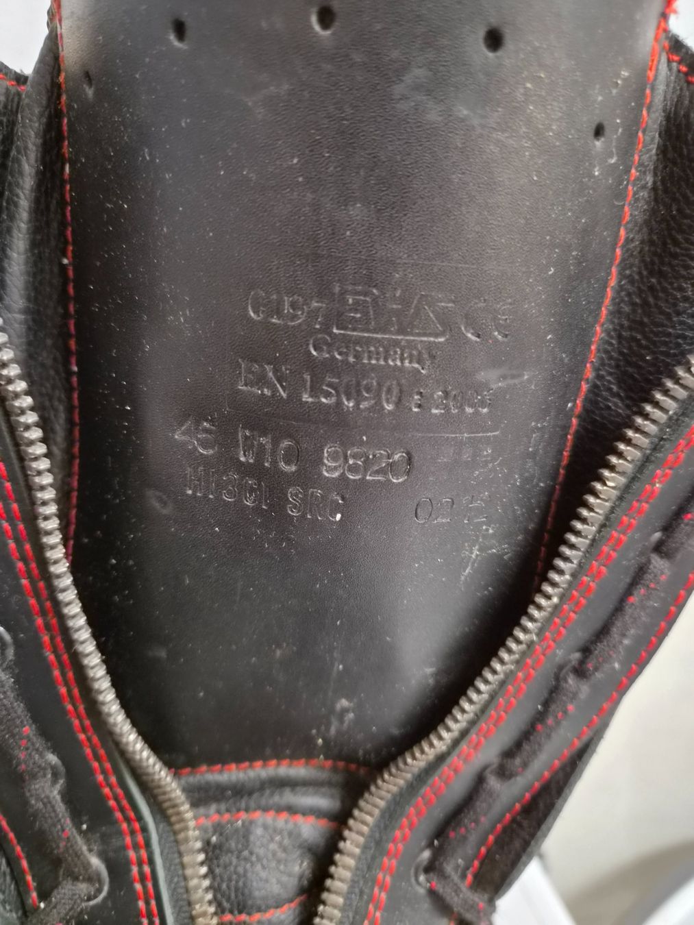 Scarpe da uomo: Feuerwehrstiefel Gr. 45, gebraucht – Usato da Schwanden i.E. venduto da Cothesama 5