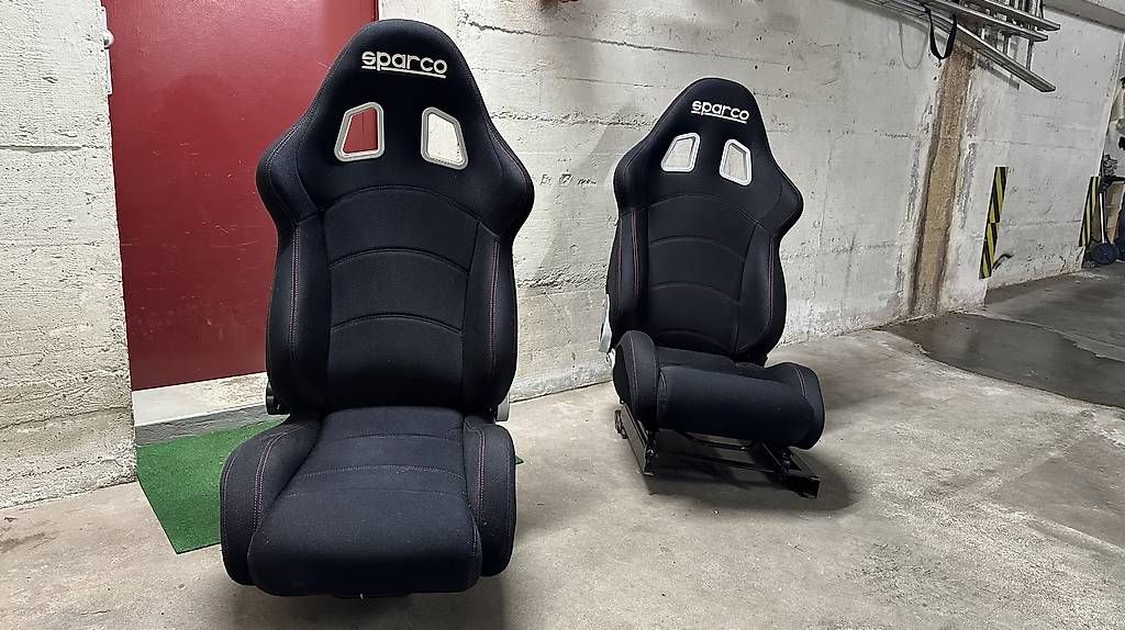 Toutes les pièces auto: SPARCO Sportsitze – D'occasion à Egnach par begobes
