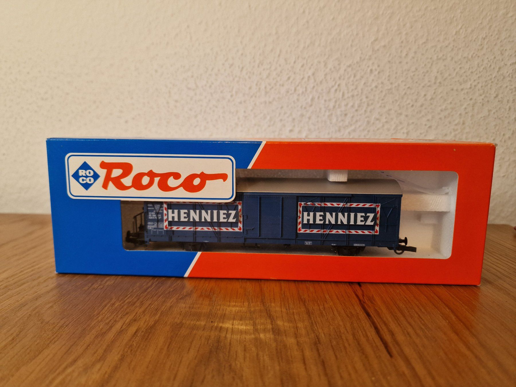 Roco Modellini di ferrovie: SBB Henniez Güterwagen H0 – Usato da Matten b. Interlaken venduto da lor_hr9w 4