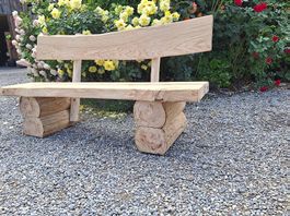 Holzbank