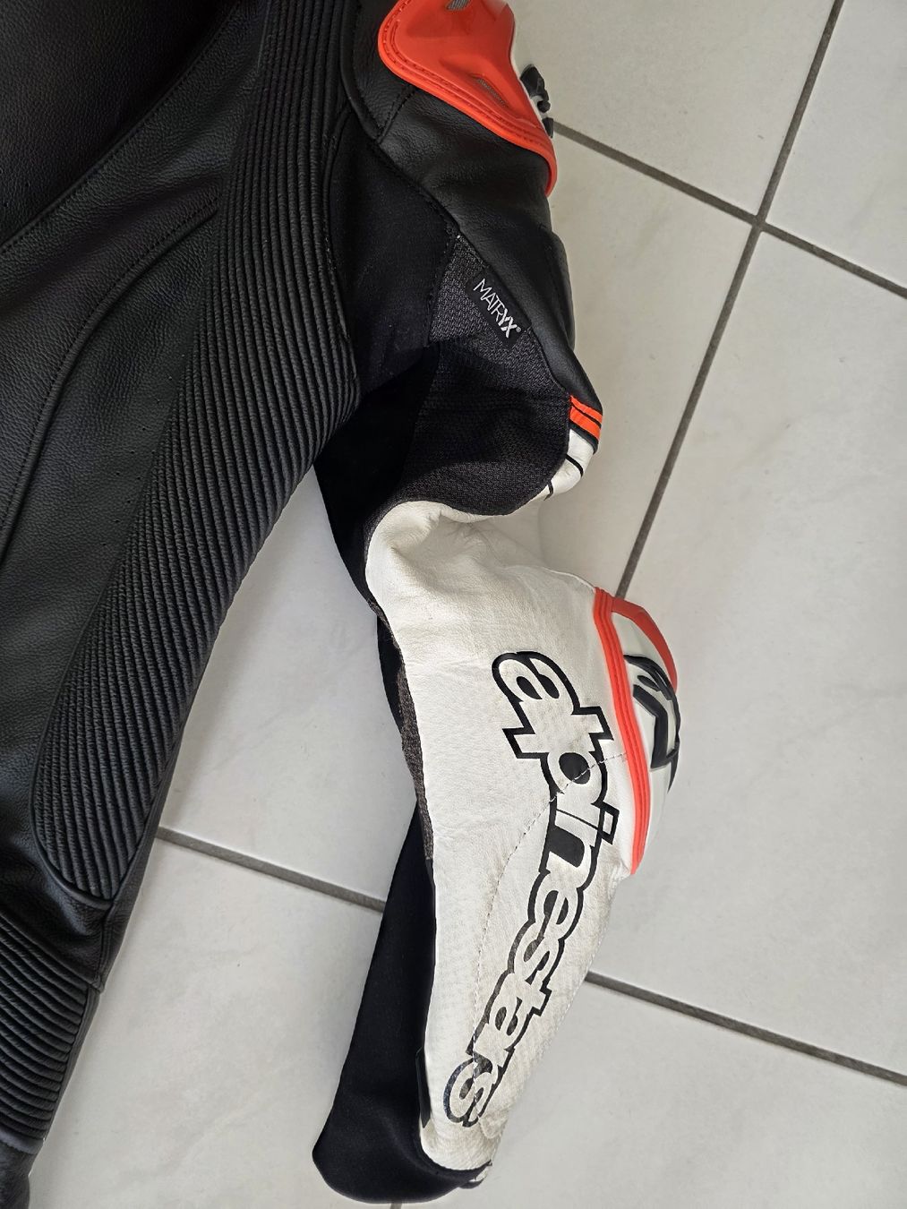 Alpinestars Completi: Alpinestars Kombi - GP Tech V4 - Gr. 50 – Usato da Belp venduto da Ginus85 4