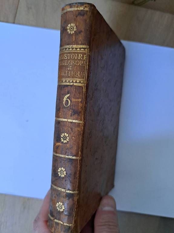 Libri: Les vies des grands capitaines de la Grèce – Usato da Bussy-chardonney venduto da Cartago 1