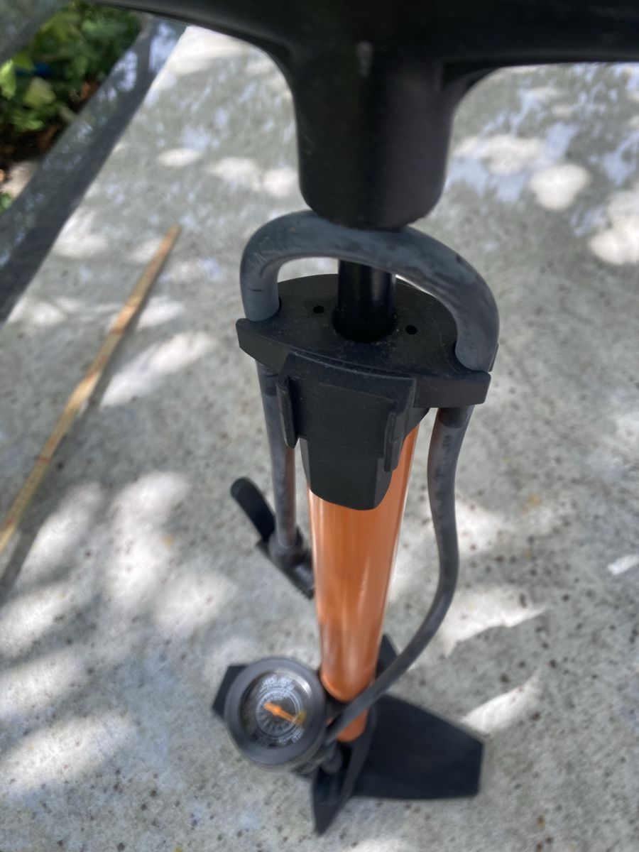Pompe: Fahrradpumpe mit Manometer  – Usato da Bronschhofen venduto da Tarzanspyder 4