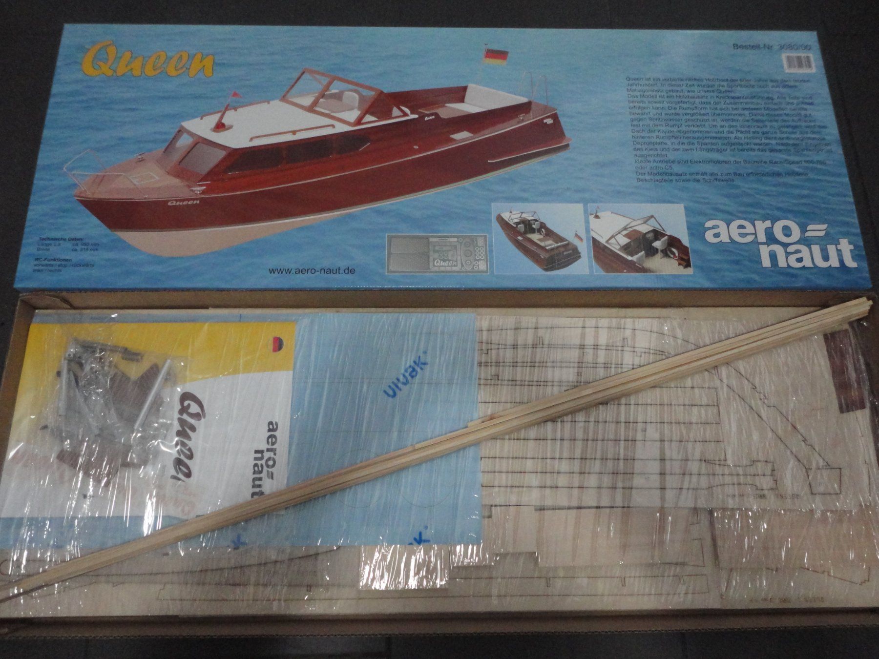 RC Kits de montage: Queen Sportboot Bausatz – Neuf avec emballage d'origine à Horgen par RcModell 3