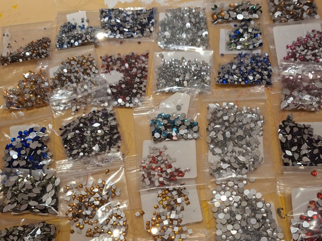 Autres bijoux: Strasssteinchen – D'occasion à Bretzwil par eri_2gck 2