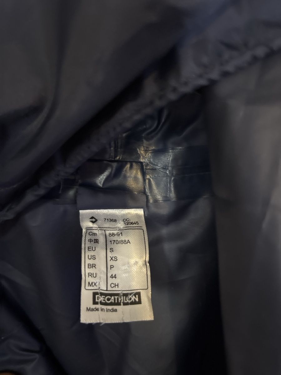 Decathlon Giacche: Veste Quechua bleu marine  – Usato da La Chaux-de-Fonds venduto da Crista-Line 3
