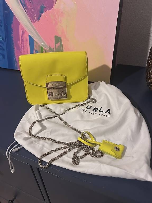 Furla Sacs femmes: FURLA YELLOW BAG – D'occasion à Schlieren par jul_yrw7 1