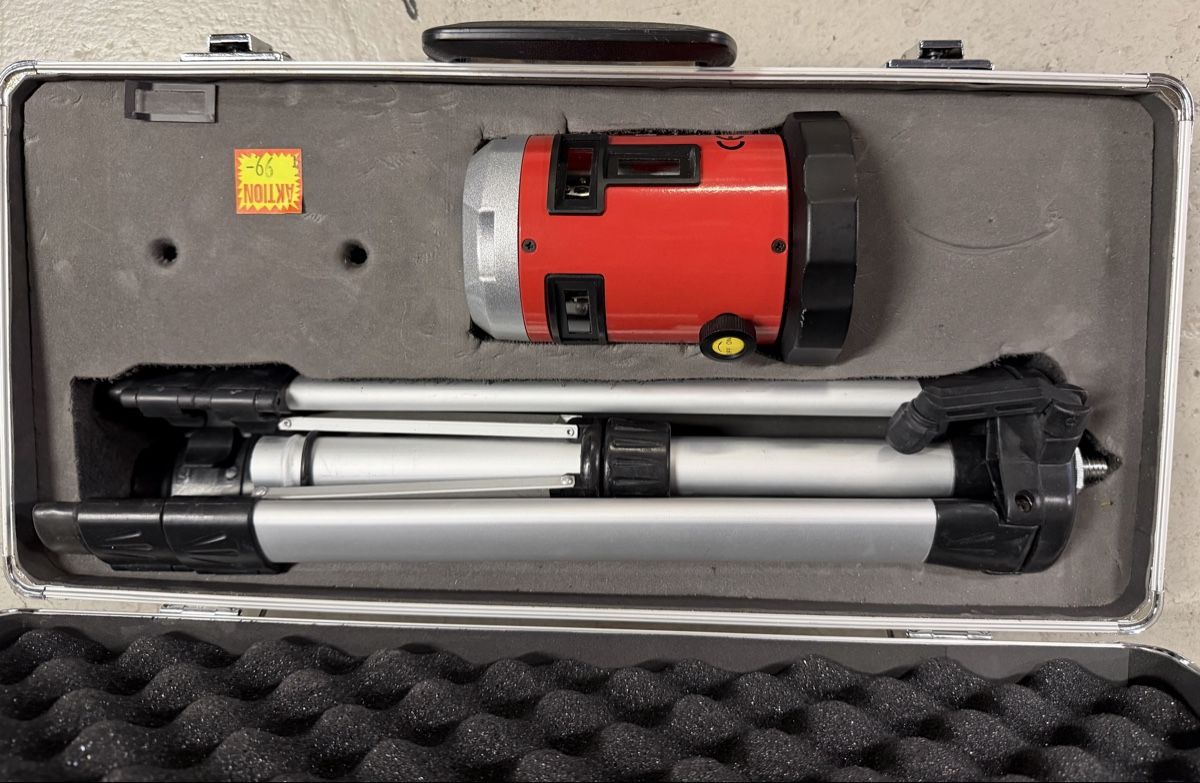 Laserliner Messen: Laser Nivellierger t LUX-TOOLS mit Stativ und Koffer – Gebraucht aus Interlaken von Skandalpreis 2