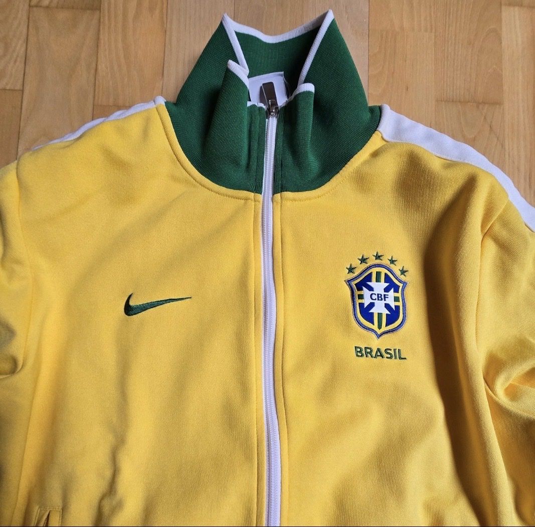 Nike Giacche: Brasilien Jacke 2010 Grösse M – Nuovo (secondo la descrizione) da St. Gallen venduto da ome_g8v2 2