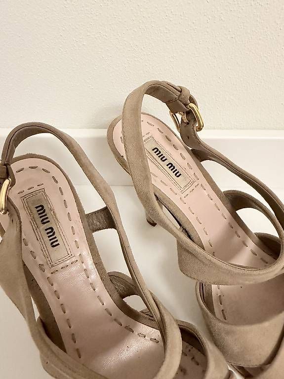 Miu Miu Chaussures femmes: Miu Miu Schuhe – D'occasion à Ennetbürgen par Jvek 2