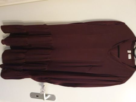 Kleid Neu 40