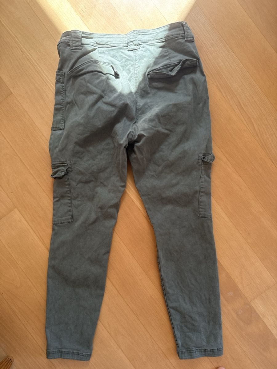 H&M Pantaloni: Cargohosen 38 – Usato da Oberrieden venduto da Allesundanderes 1