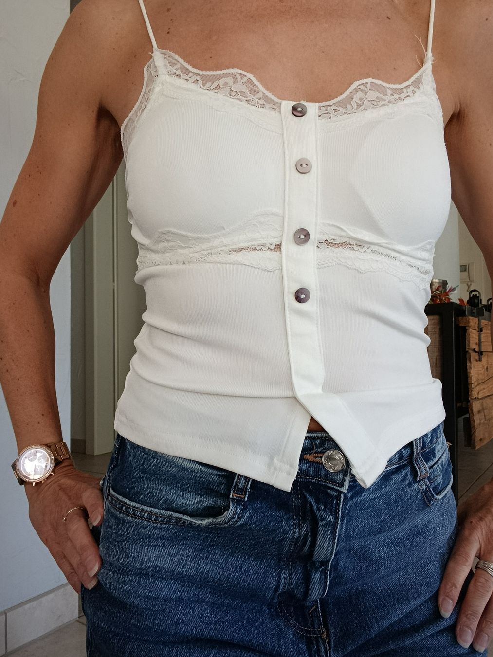 Top: TOP À BRETELLES BLANC COUSSINETS INTÉGRÉS XS – Nuovo (secondo la descrizione) da Sierre venduto da shirley04 1