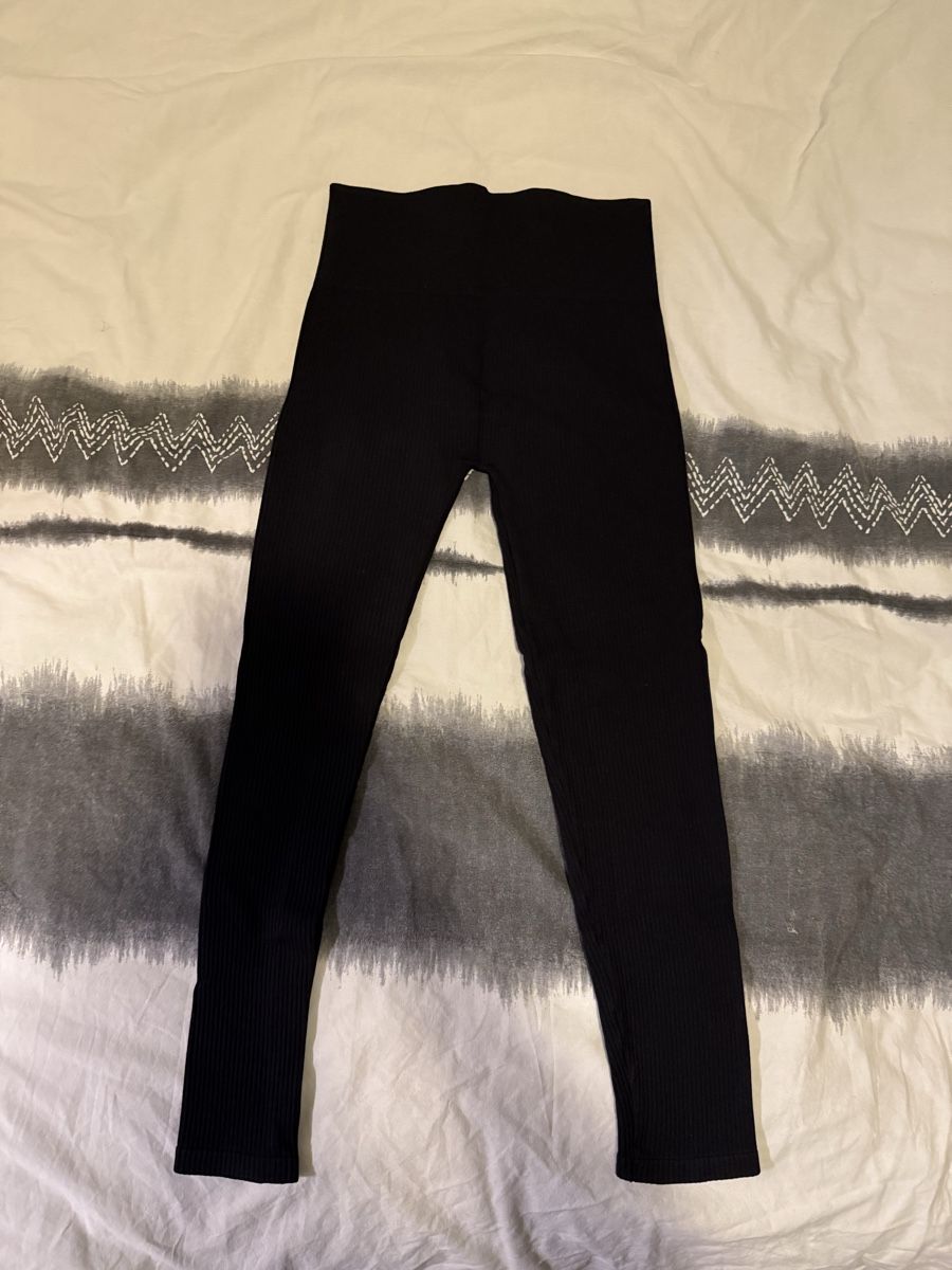 Calzedonia Leggings: Calzedonia Ribbed Seamless Leggings - S – Usato da Bioggio venduto da M.M.O 3
