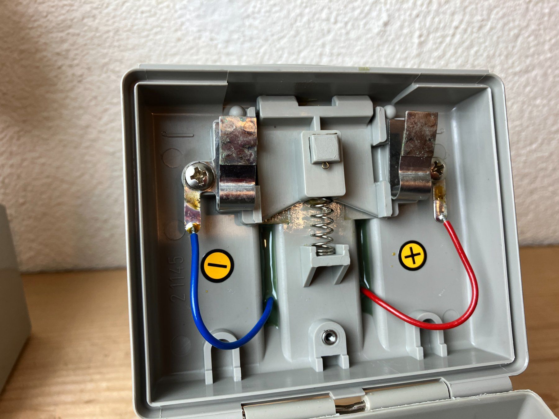 Schweizer Armee Lampade: 2 Stk. Handlampe Armee CEAG W225 OVP – Nuovo e nell'imballaggio originale da Fislisbach venduto da Promo 4
