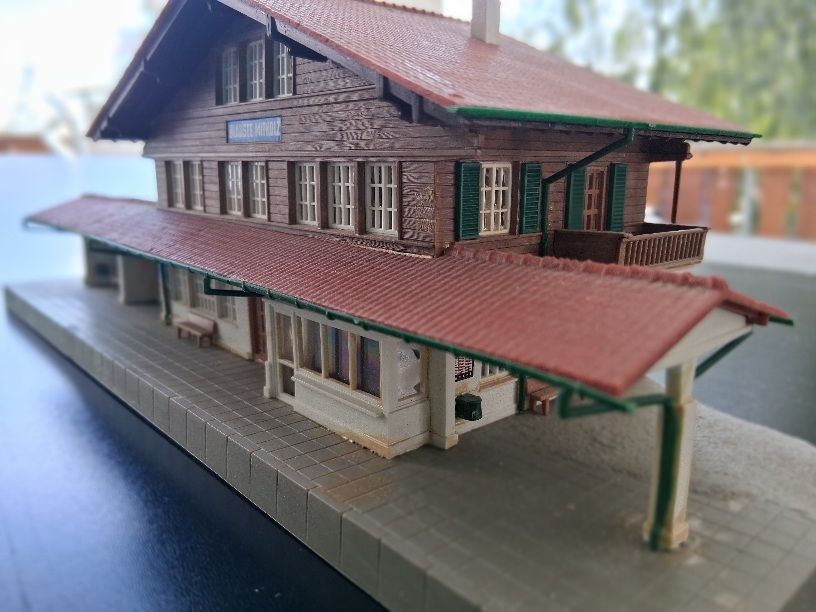 Modellini di ferrovie: Bahnhof Blausee Mittholz H0 – Usato da Aeschi SO venduto da git_l8rn