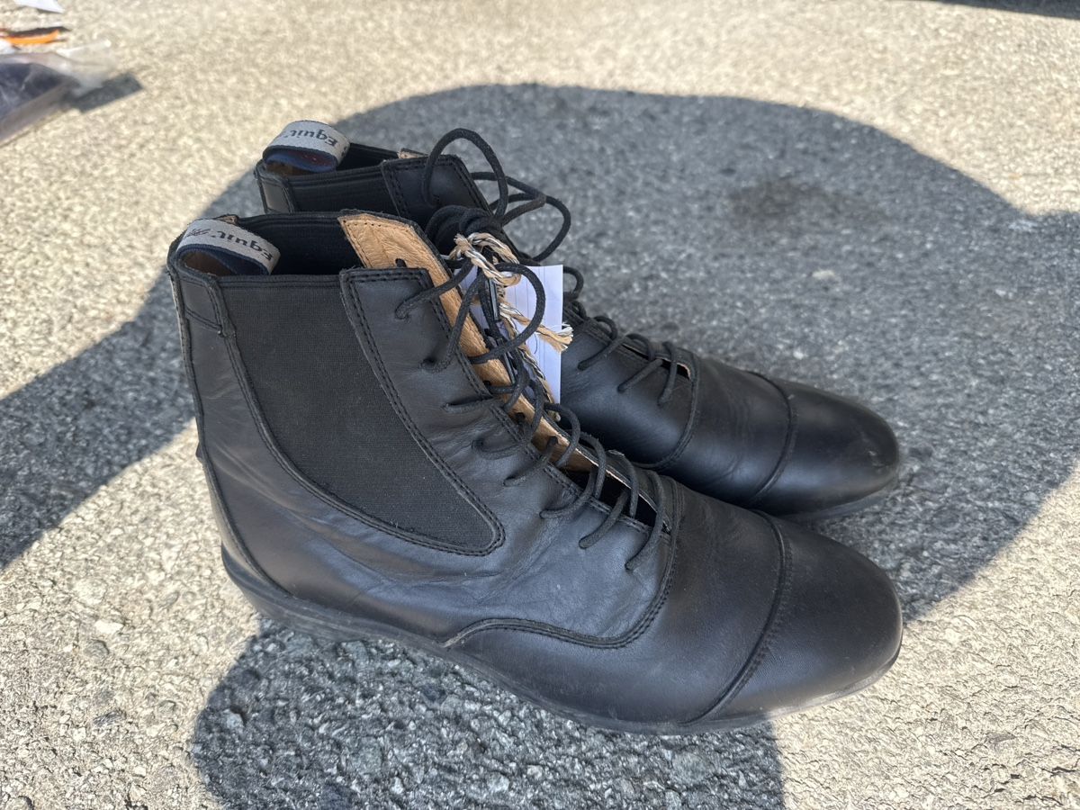 Scarpe da uomo: Bottines équitation taille 42 – Usato da Noville venduto da Marnie02