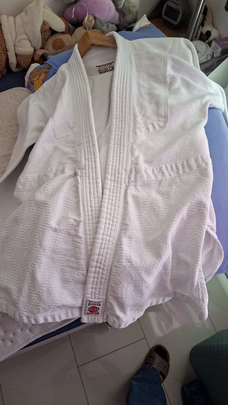 Anzüge, Sport- & Funktionsanzüge: Aikido Kleidung – Gebraucht aus Rupperswil von lie_qlt7 1