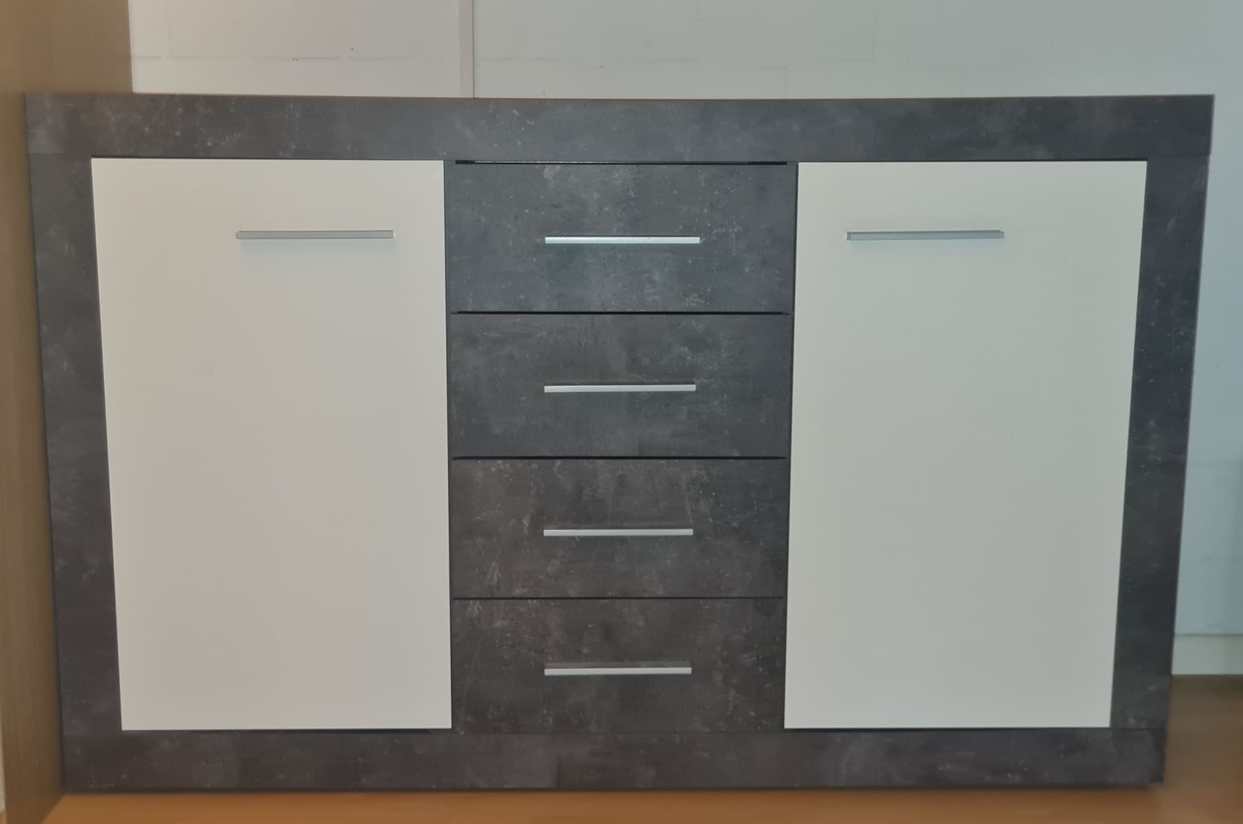Cassettiere: Praktisches Sideboard / Kommode – Usato da Schüpfen venduto da ULISSES