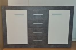 Praktisches Sideboard / Kommode