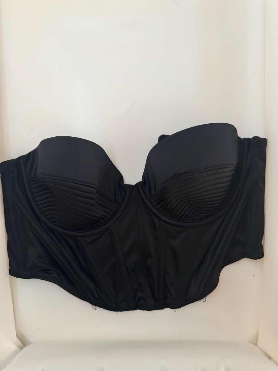 Autres dessous: Corsetto 80B H&M – D'occasion à Porza par kaj_d5q7 1