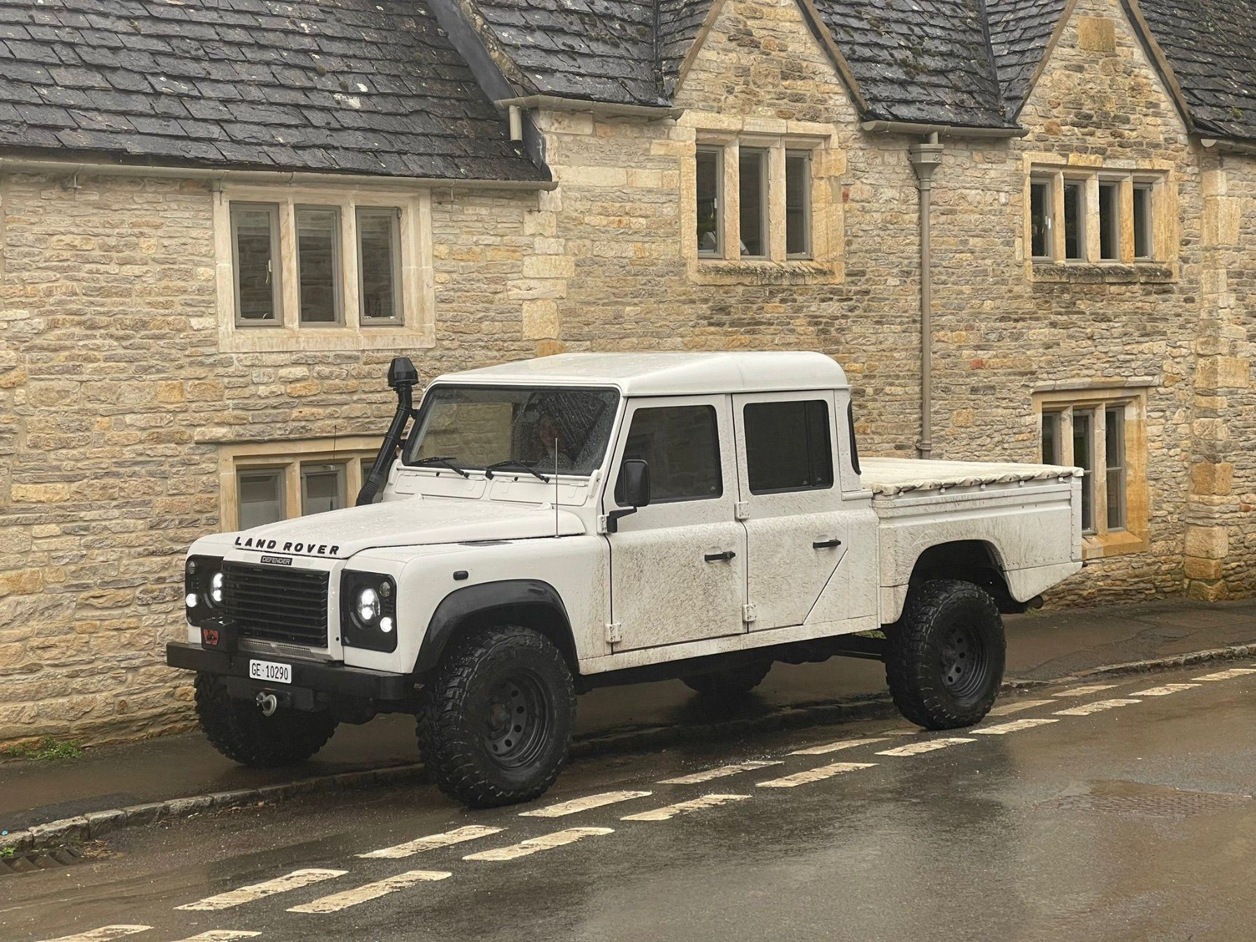Land Rover Defender 130 TD5 Double Cab Pickup – 110,000 km (Gebraucht ...