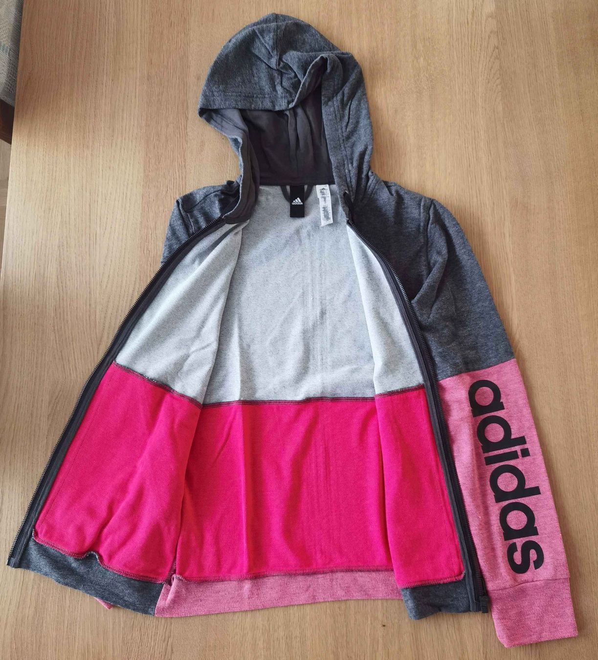 Adidas Lotti di vestiti: Original Adidas Trainingsanzug – Usato da Zug venduto da WickiPanda 2