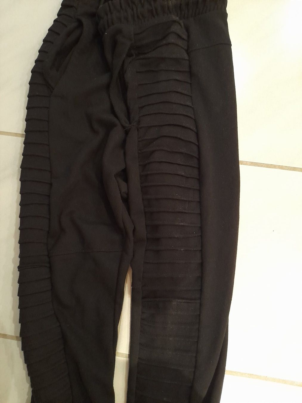 Hosen: Trainerhose schwarz, Chapter, Gr. S – Gebraucht aus Eiken von Lashar 1