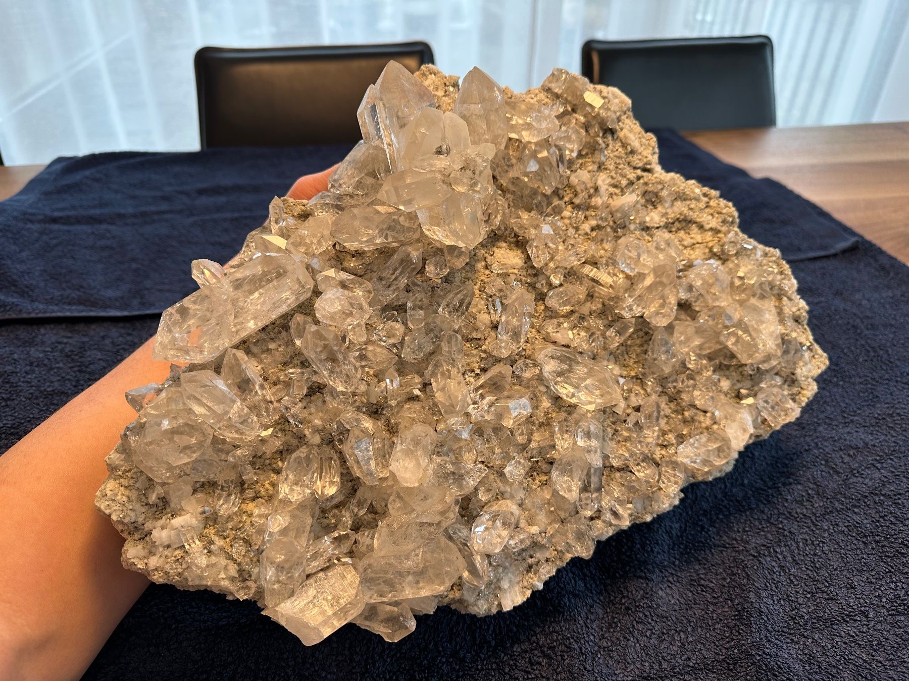 Minerali & Pietre curative: Bergkristall mit Adular 42 x 30 cm Furka – Usato da Oberuzwil venduto da Crystall0 6