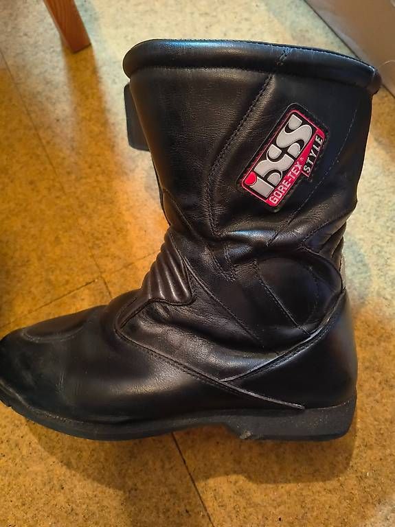 Chaussures femmes: verkaufe getragene Töffstiefel – D'occasion à Balsthal par 3533caroline