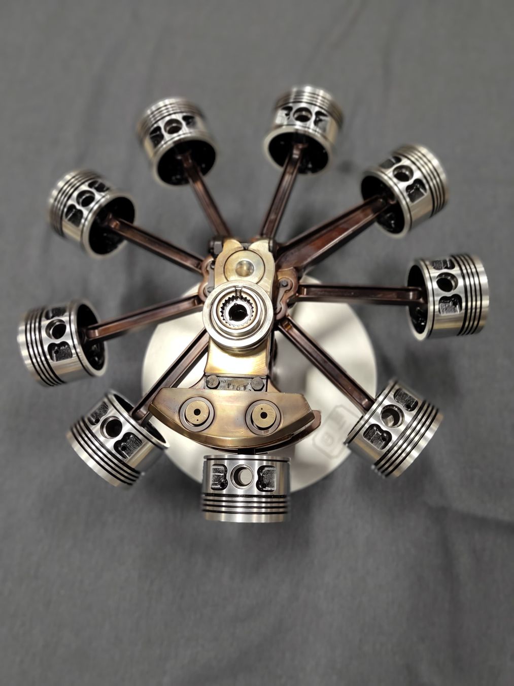 Tavoli: M462 Sternmotor Innenleben Wohnzimmer Tisch – Nuovo (secondo la descrizione) da Rorschacherberg venduto da proudschweiz 1