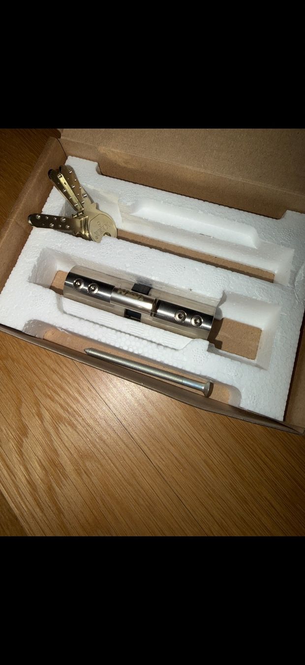 Dormakaba Cilindri per serratura: Dormakaba Schlosszylinder mit Schlüssel – Nuovo e nell'imballaggio originale da St. Margrethen SG venduto da Mr.M18