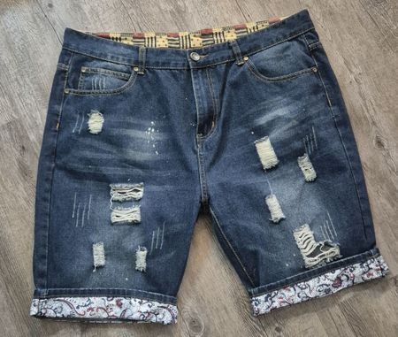 Lässige Jeansshorts im Distressed-Look, Grösse L/XL