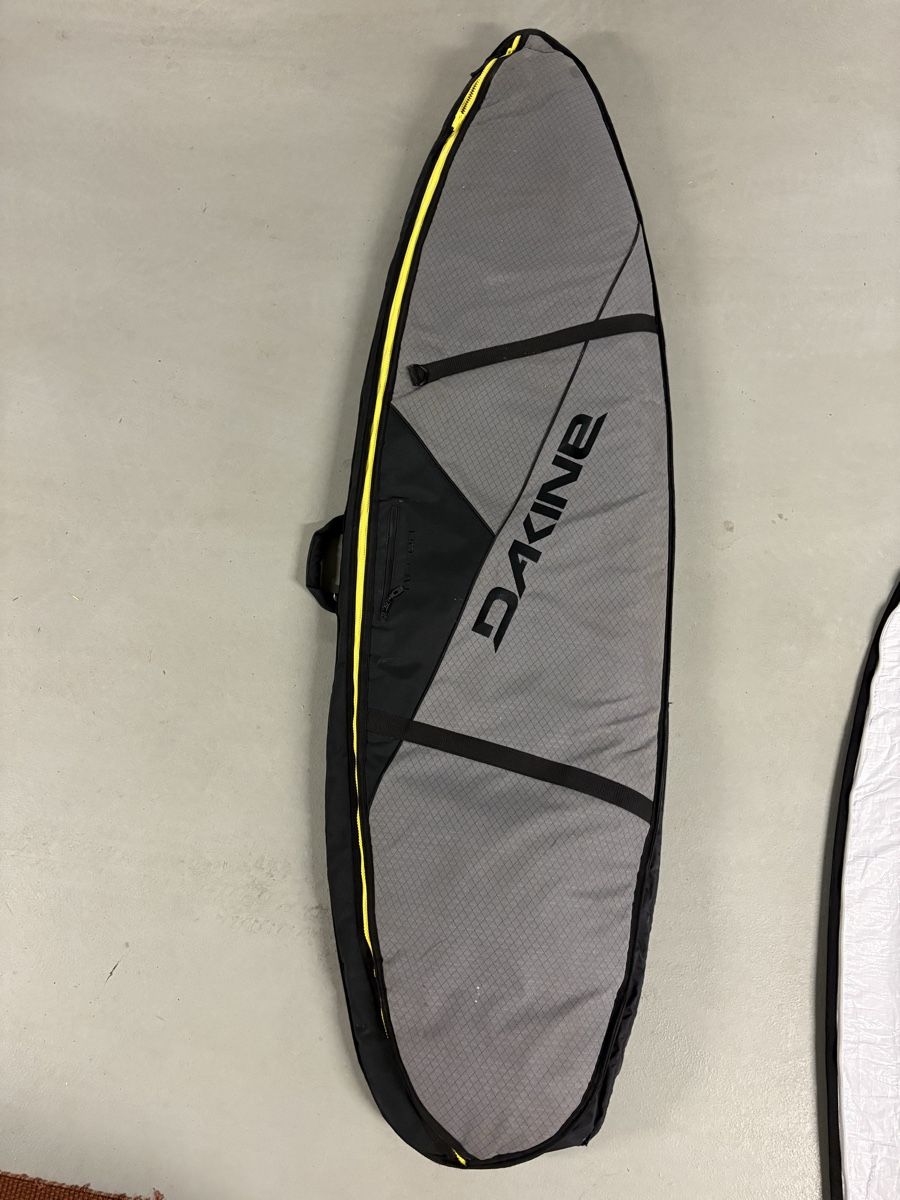 Tavole da surf e di nuoto: Boardbag Dakine  – Usato da Arosa venduto da Mirkoles