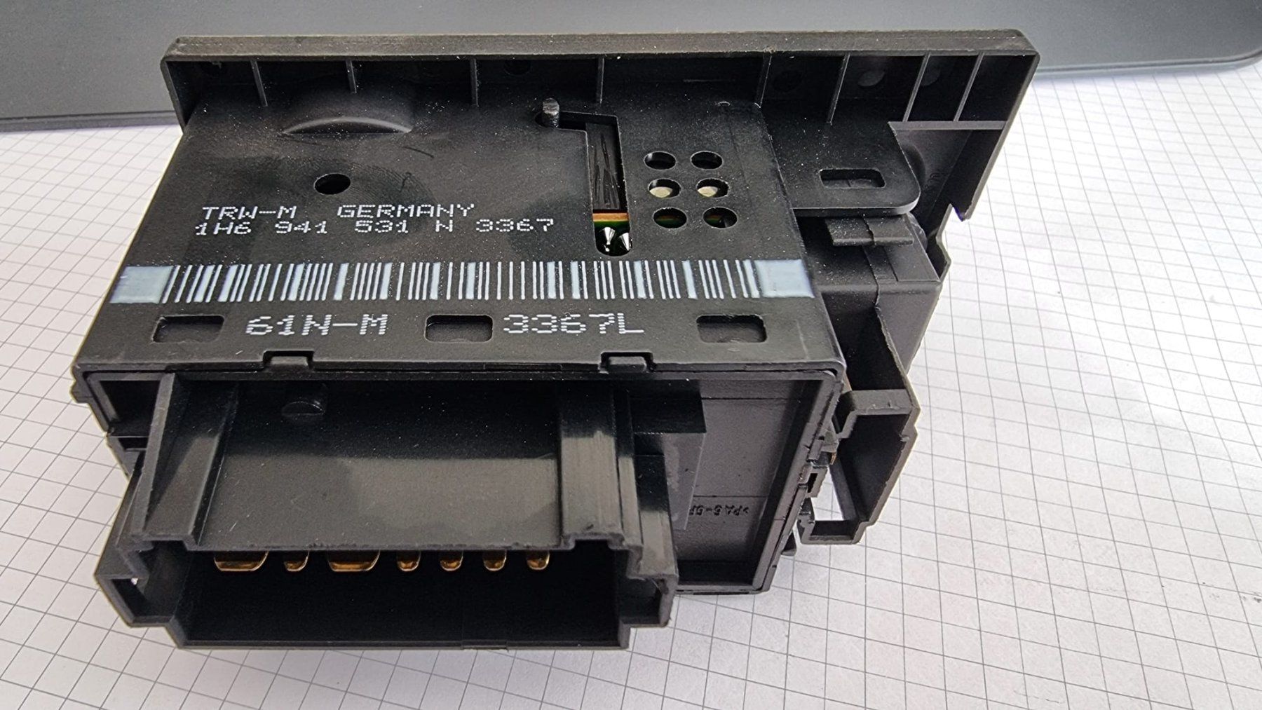 VW Tutti pezzi di ricambio auto: VW Lichtschalter 1H6 941 531 – Usato da Oey venduto da Landrover88 2