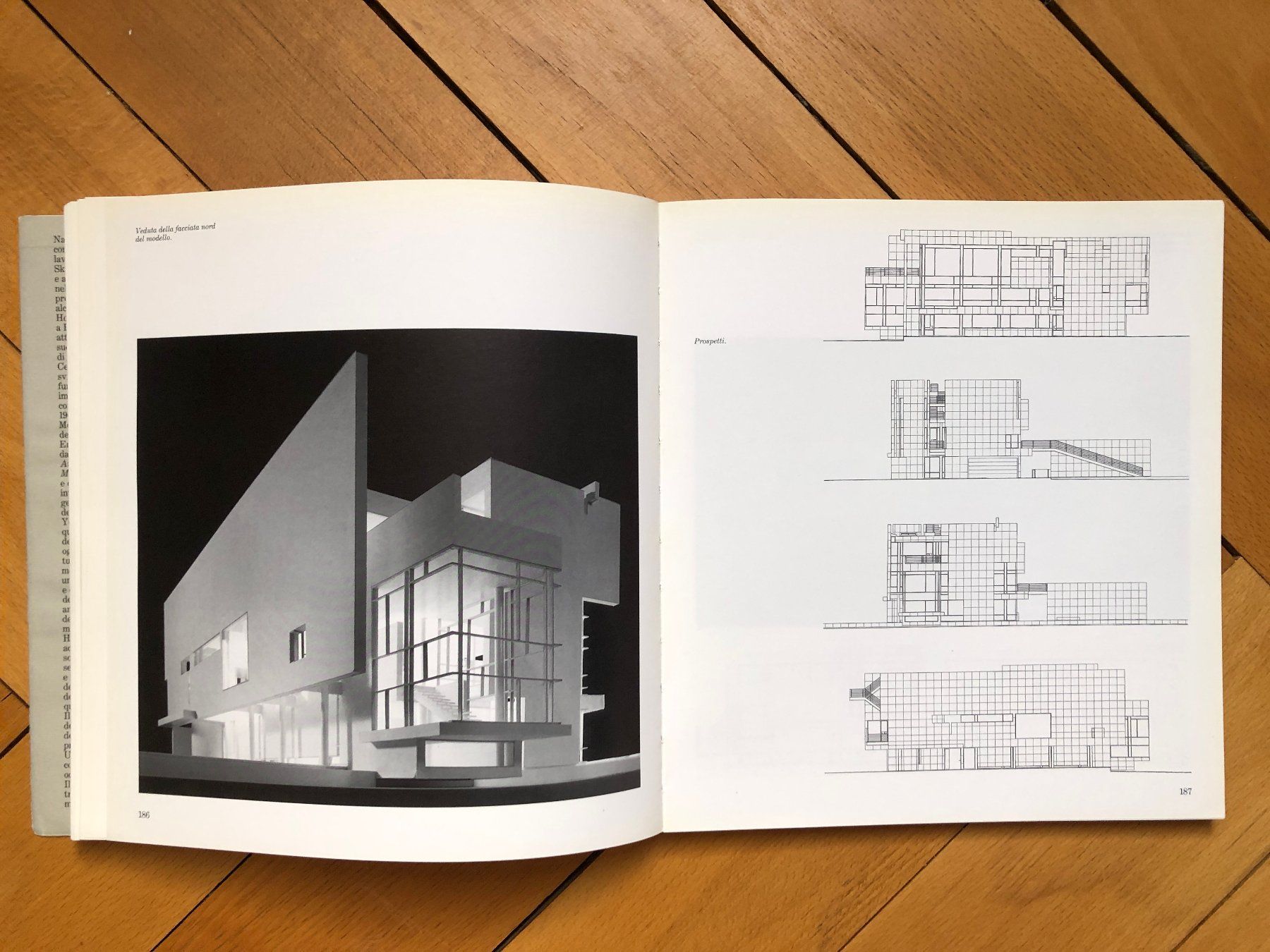 Libri: Architektur Buch: RICHARD MEIER - Architetture – Usato da Lugano venduto da gio.yo 7