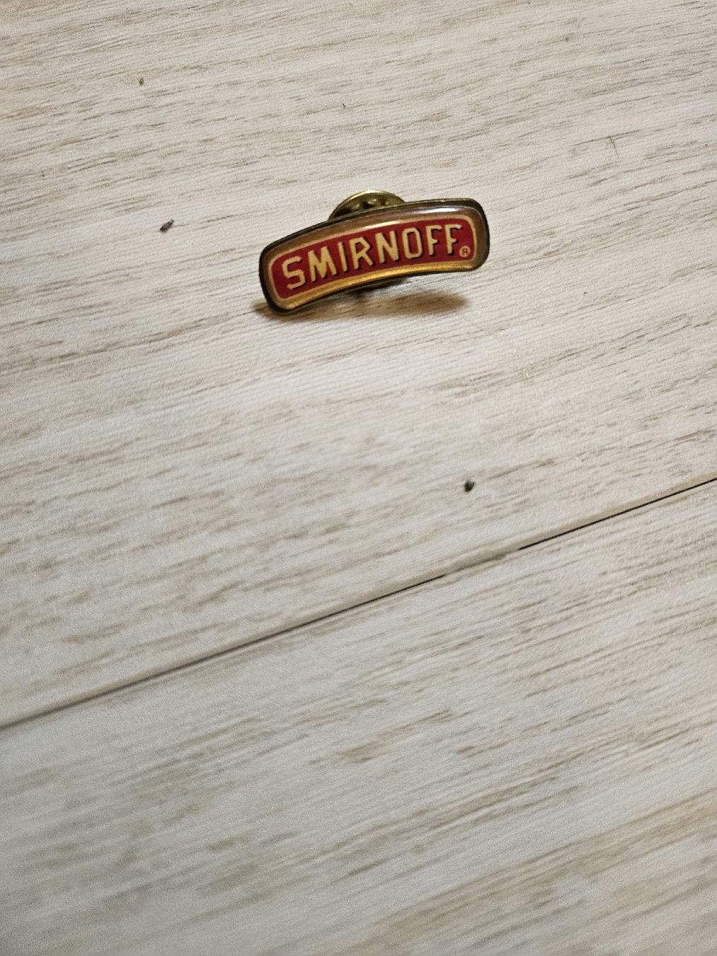 Plaketten & Abzeichen: Pin's vintage Smirnoff collector – Gebraucht aus La Joux FR von car_ck96