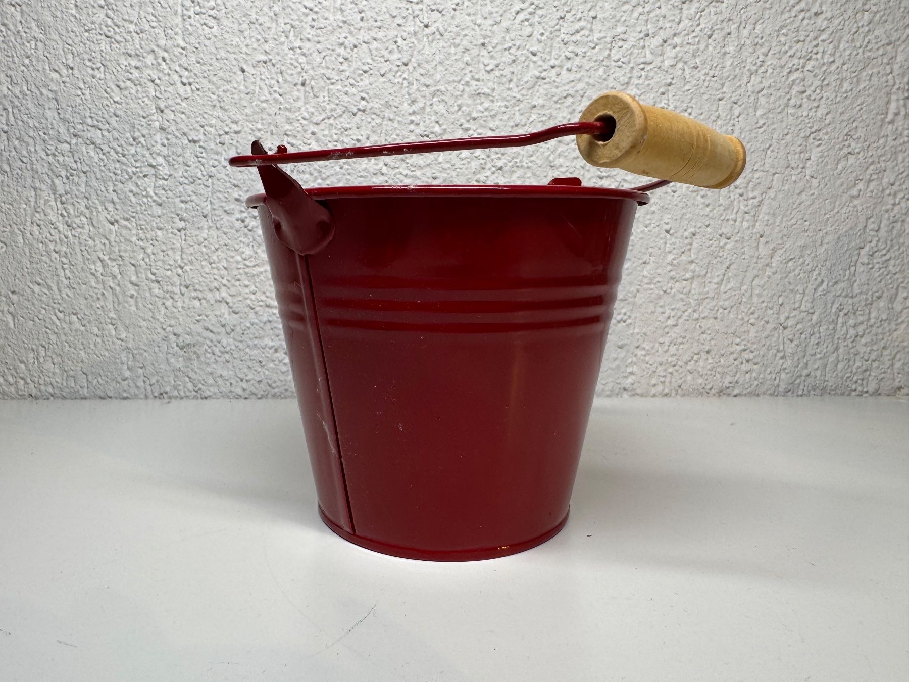 Alle Dekorationen: Roter Dekoeimer aus Metall – Gebraucht aus Grosswangen von Second_hand_paradise 4